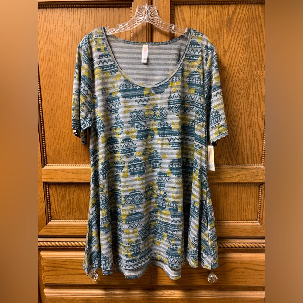NWT!! LuLaRoe Women’s “Perfect” Tshirt Short Sleeve Grey Yellow Green Size XL